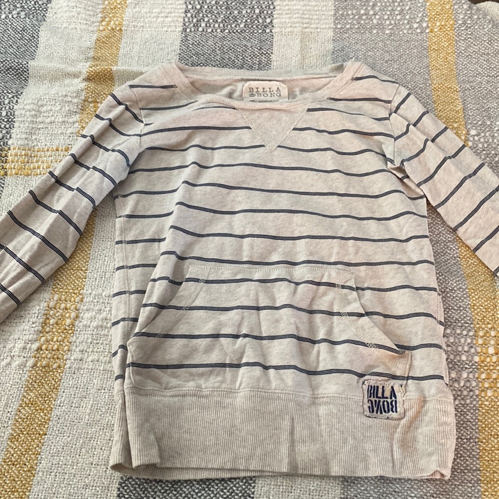 Light weight pullover sweater